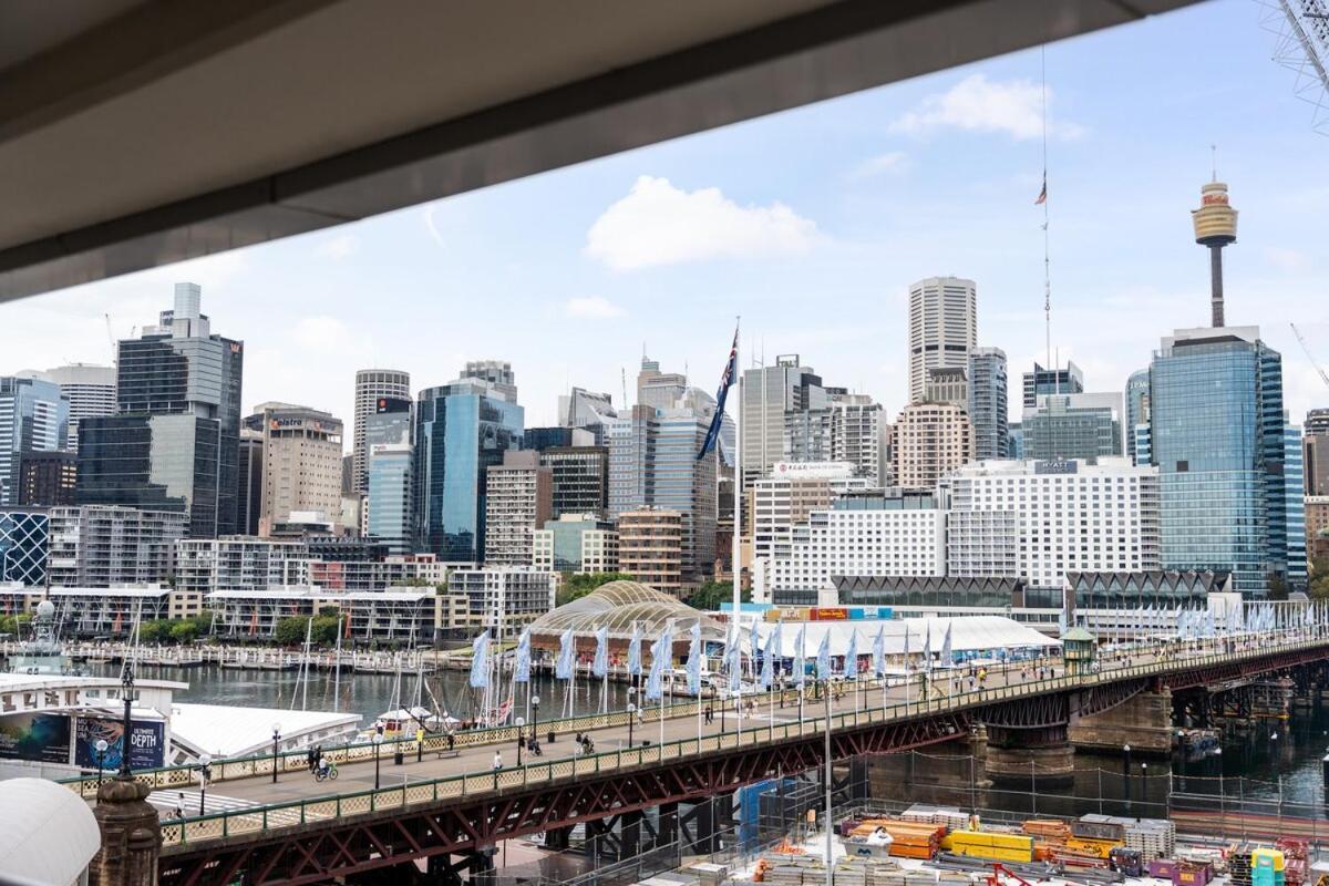 Luxury Darling Harbour Views, Pool & Parking