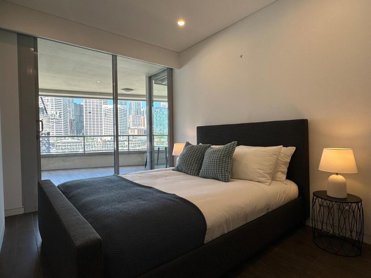 Luxury Darling Harbour Views, Pool & Parking