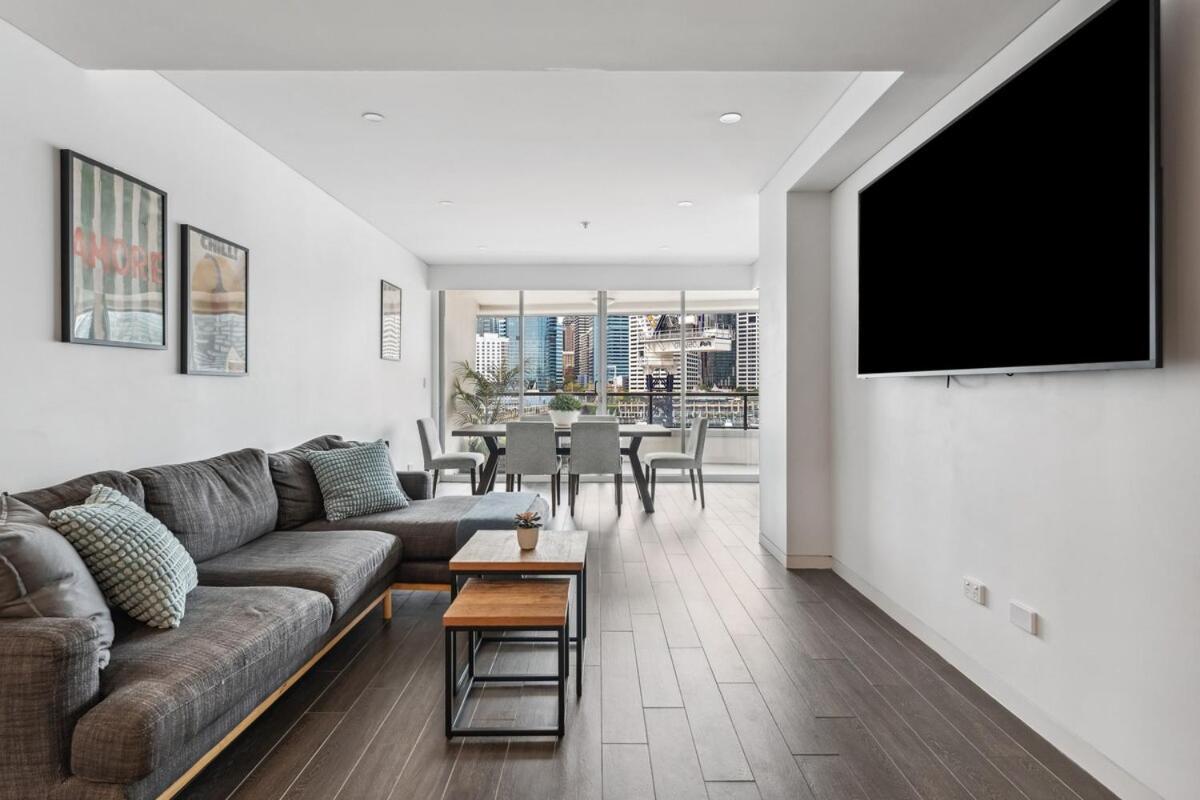 Luxury Darling Harbour Views, Pool & Parking