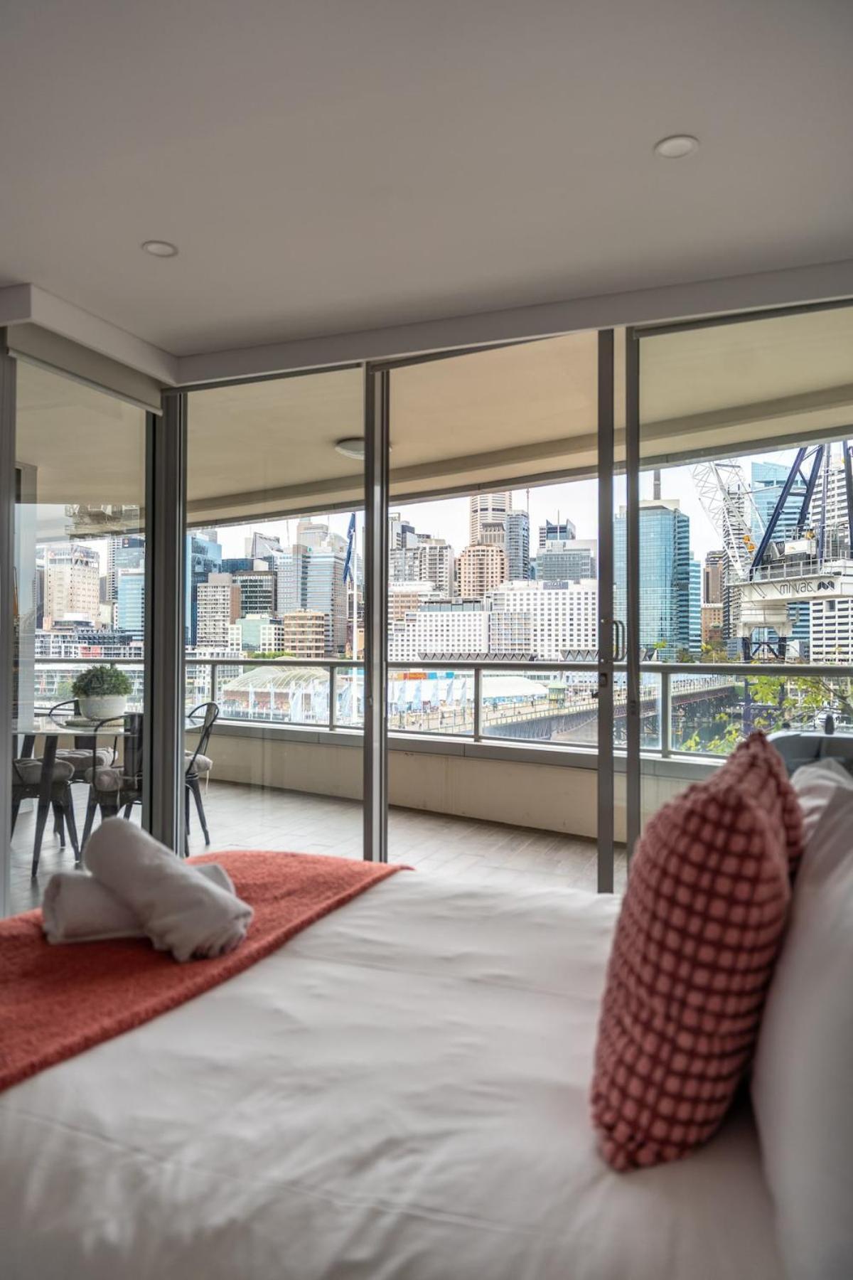 Apartment Luxury Darling Harbour Views, Pool & Parking Sydney