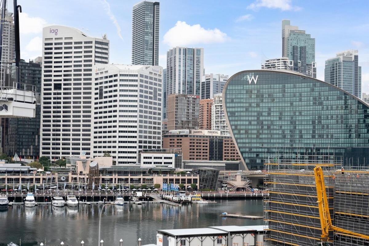 Luxury Darling Harbour Views, Pool & Parking * Sydney